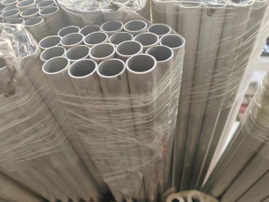製造所は装飾的な円形アルミニウム管の掛かる天井の正方形のアルミニウム管を終えた